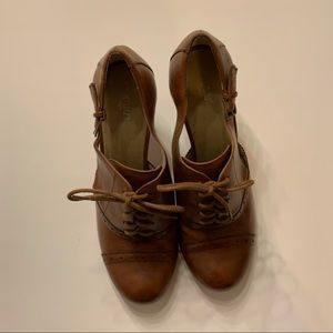 Rhonda Oxford Heel with Cutouts / Crown Vintage